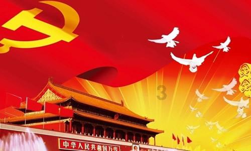 夏季的时尚女孩